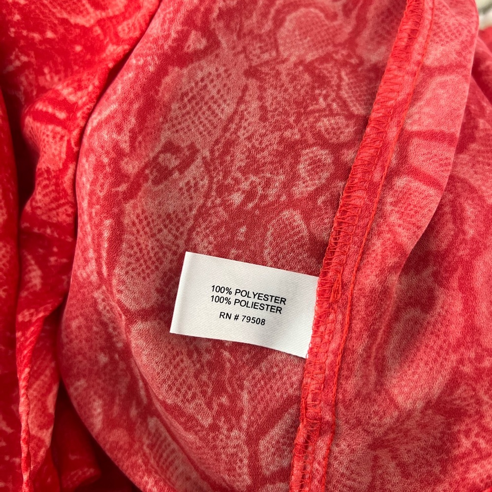 JNY Jones New York Red Snake Skin Pattern Blouse - Size Medium - Picture 12 of 13